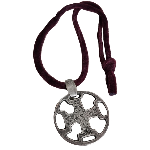 Metropolitan Museum of Art Maltese Cross Pin Pendant - Picture 2 of 15